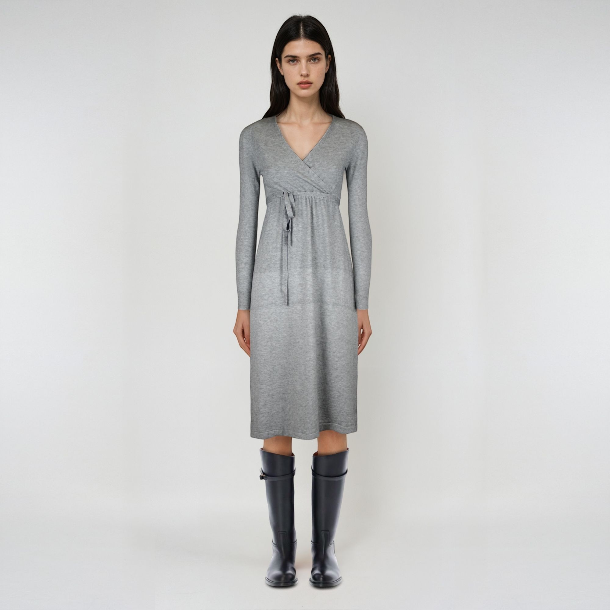 images/virtuemart/product/HELLEH EREDI PISCOPO Abitino in maglia LZ5412 LT GREY on model.jpg