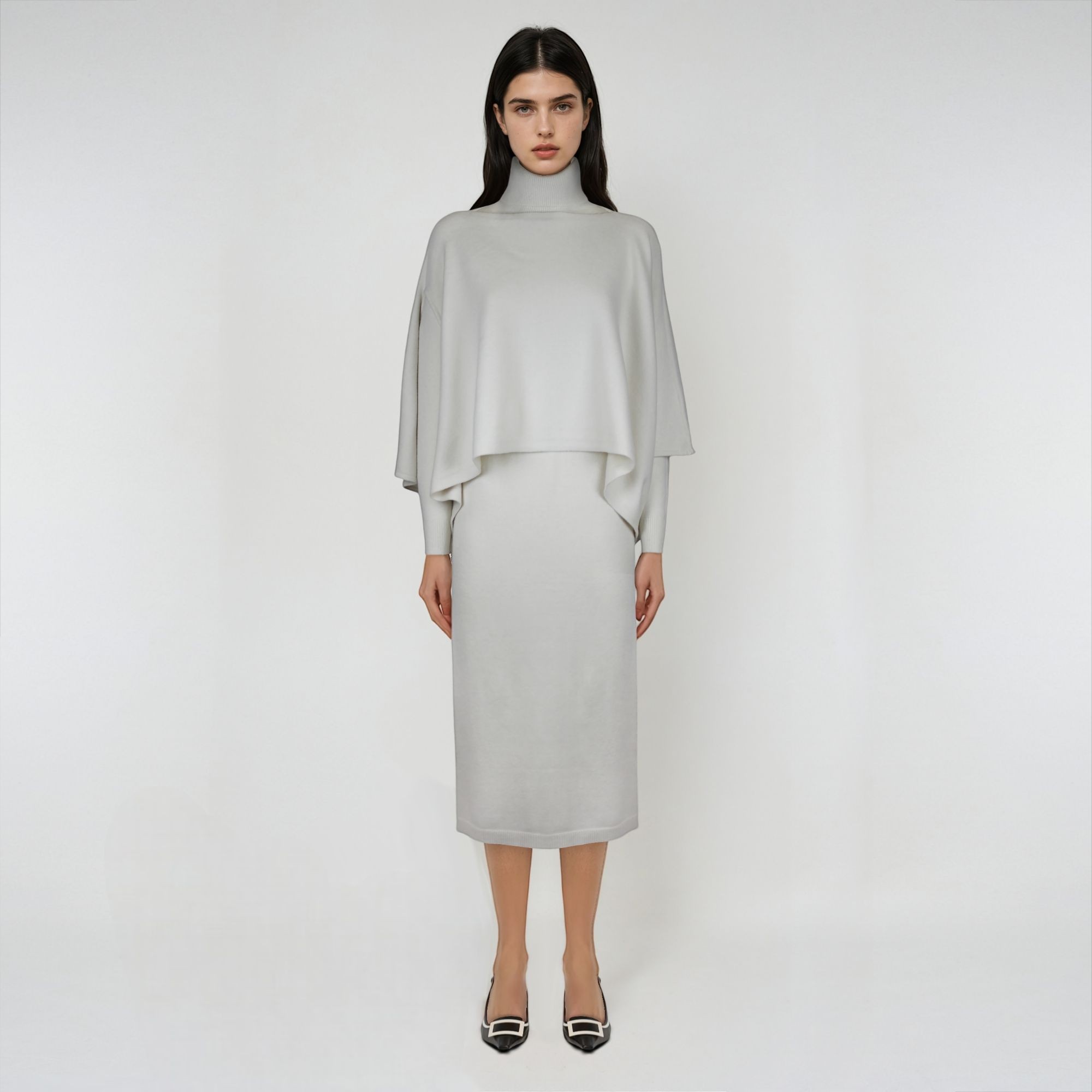 images/virtuemart/product/HELLEH EREDI PISCOPO Abito maglia mantella F5701 AB BEIGE 1 on model.jpg